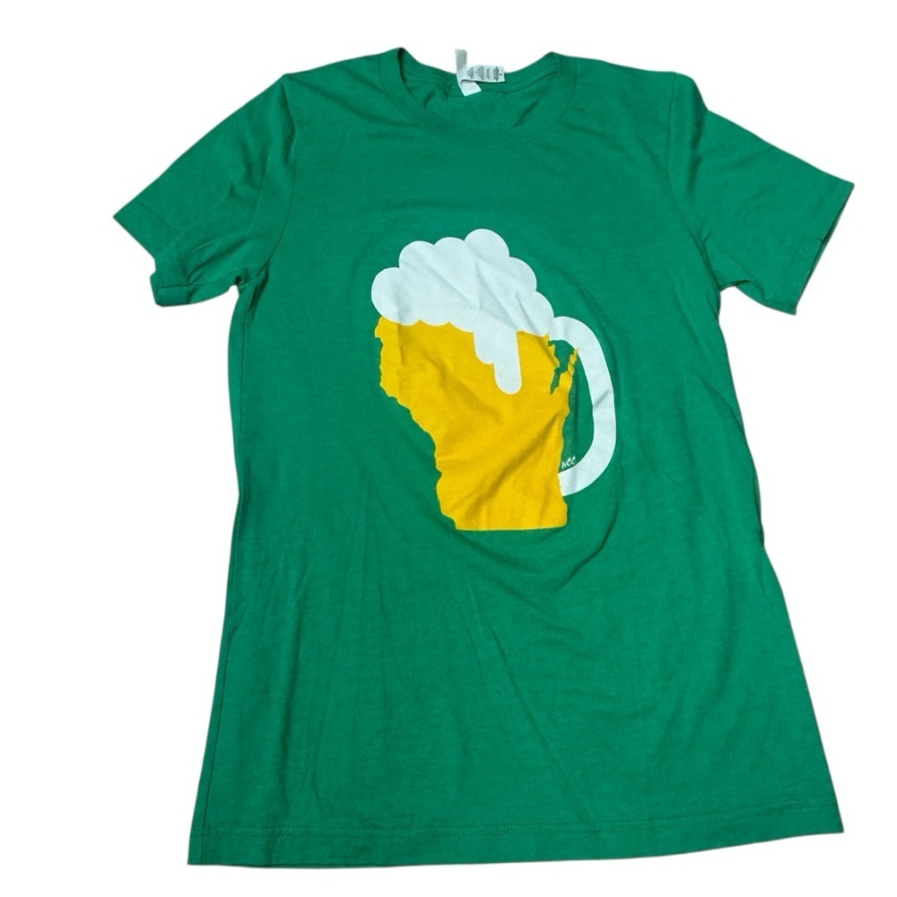 Wisconsin beer drinking graphic tee shirt